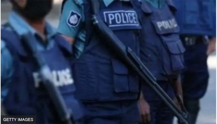 নিষিদ্ধ ছাত্রলীগ নেতা পুলিশ হেফাজত থেকে পালালেন , ৪ কর্মকর্তা প্রত্যাহার নিষিদ্ধ ছাত্রলীগ নেতা পুলিশ হেফাজত থেকে পালালেন , ৪ কর্মকর্তা প্রত্যাহার