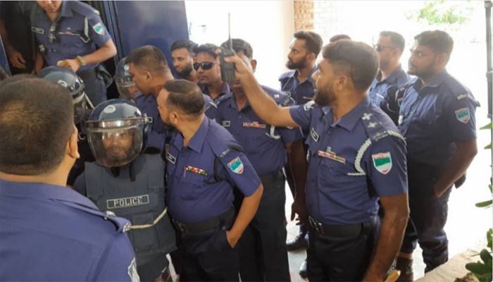 শিশু আছিয়া ধর্ষণ ও হত্যা মামলায় হিটু শেখের মৃত্যুদণ্ড, ৩ জন খালাস শিশু আছিয়া ধর্ষণ ও হত্যা মামলায় হিটু শেখের মৃত্যুদণ্ড, ৩ জন খালাস