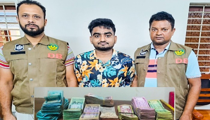 নগরীর গুড়িপাড়ায় হেরোইন-সহ মাদক কারবকারী বুলবুল গ্রেফতার পালিয়েছে ডলি বেগম