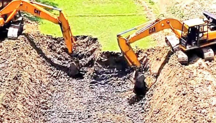 বিএমডিএর খাল খননে অনিয়মের অভিযোগ বিএমডিএর খাল খননে অনিয়মের অভিযোগ