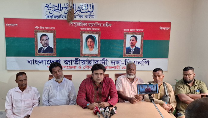 মিথ্যা অপপ্রচারের জবাবে পুঠিয়ার সাবেক মেয়রের সংবাদ সম্মেলন