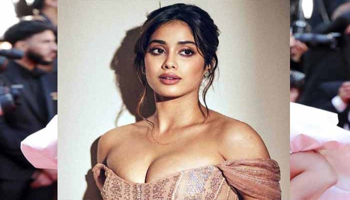 রাজনীতিতে যোগ দেওয়ার পরিকল্পনা করছেন জাহ্নবী রাজনীতিতে যোগ দেওয়ার পরিকল্পনা করছেন জাহ্নবী