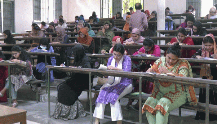 একই দিনে ২৩ নিয়োগ পরীক্ষা, বিপাকে লাখো চাকরিপ্রার্থী