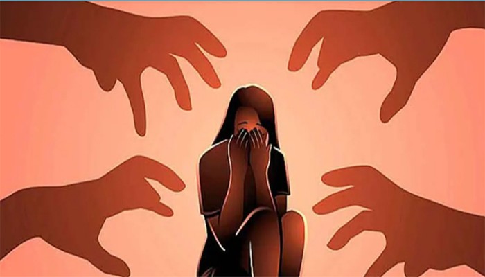 কর্মস্থল থেকে ফেরার পথে পোশাক শ্রমিককে ‘দলবেঁধে ধর্ষণ ! কর্মস্থল থেকে ফেরার পথে পোশাক শ্রমিককে ‘দলবেঁধে ধর্ষণ !