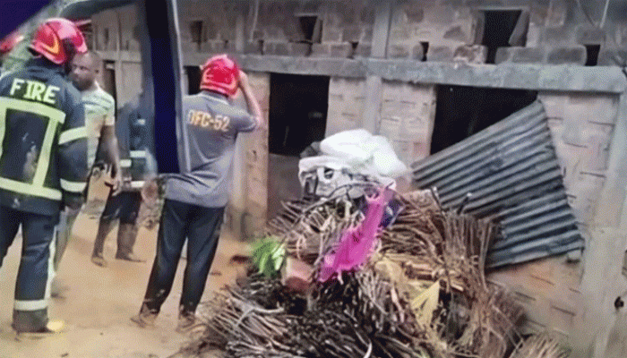 সিলেটে টিলা ধসে একই পরিবারের ৪ জন নিহত সিলেটে টিলা ধসে একই পরিবারের ৪ জন নিহত