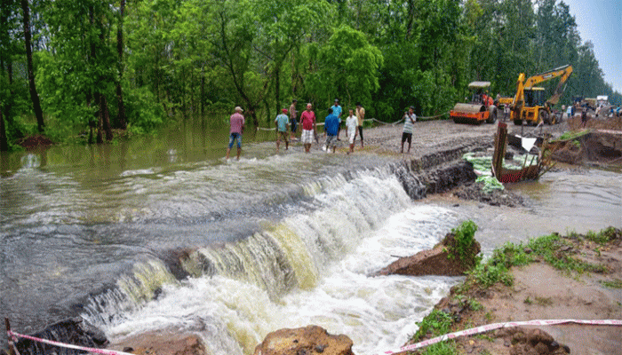 বৃষ্টি, বন্যা-ভূমিধসে বিপর্যস্ত উত্তর-পূর্ব ভারত, নিহত ৩০ বৃষ্টি, বন্যা-ভূমিধসে বিপর্যস্ত উত্তর-পূর্ব ভারত, নিহত ৩০