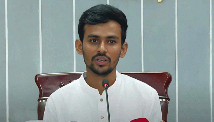 এপ্রিলের সম্ভাব্য সময় মাথায় রেখে যথাসময়ে রোডম্যাপ দেবে নির্বাচন কমিশন: উপদেষ্টা আসিফ