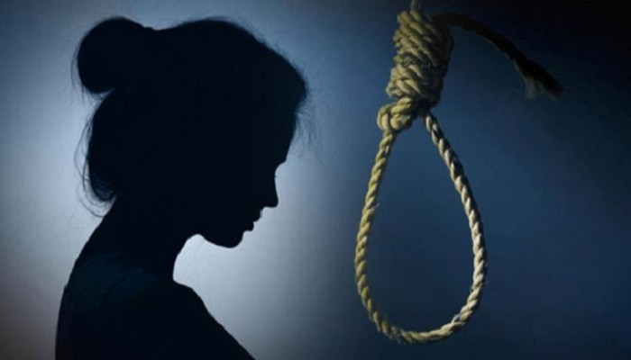 পুঠিয়ায় শৌচাগার থেকে নারীর ঝুলন্ত লাশ উদ্ধার! পুঠিয়ায় শৌচাগার থেকে নারীর ঝুলন্ত লাশ উদ্ধার!