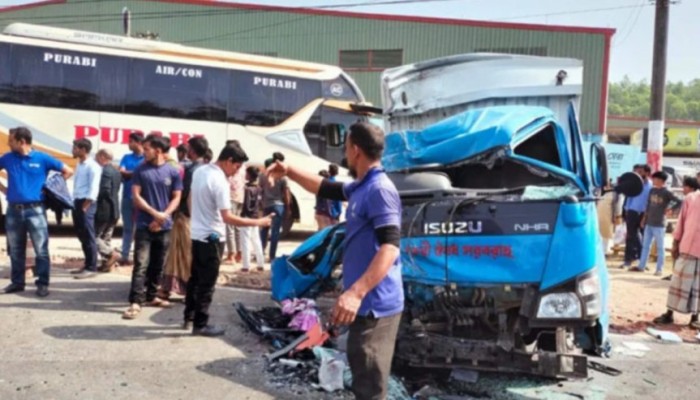 কক্সবাজারে বাস-কাভার্ডভ্যান সংঘর্ষে বাবা-ছেলেসহ নিহত ৩ কক্সবাজারে বাস-কাভার্ডভ্যান সংঘর্ষে বাবা-ছেলেসহ নিহত ৩