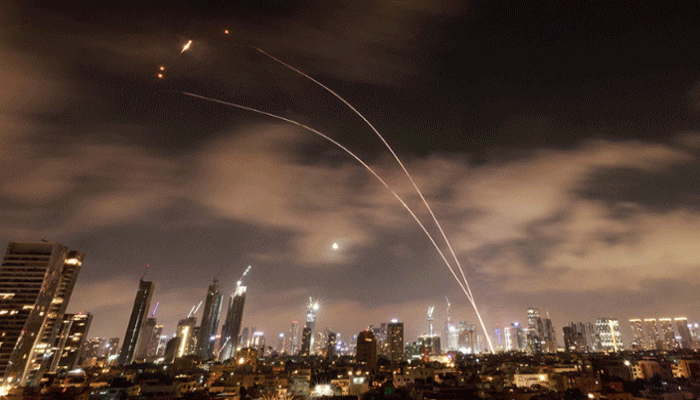 ইরানে ইসরাইলের আগ্রাসন: নিজেদের নিরাপত্তা নিয়ে শঙ্কিত পাকিস্তান ইরানে ইসরাইলের আগ্রাসন: নিজেদের নিরাপত্তা নিয়ে শঙ্কিত পাকিস্তান