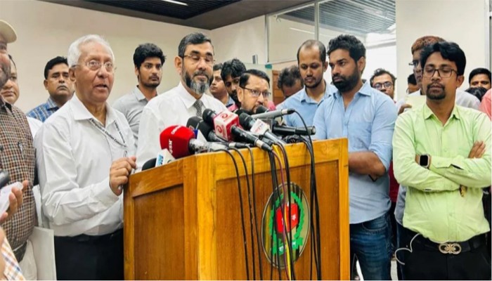 জাতীয় সংসদ নির্বাচন থেকে উঠে যাচ্ছে পোস্টার: ইসি সানাউল্লাহ