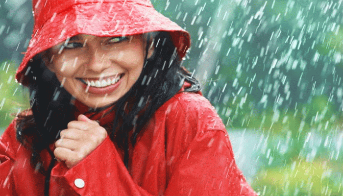 বর্ষায় দিনভর বেড়ানোর পরিকল্পনা করছেন, যেসব জিনিস সঙ্গে রাখবেন বর্ষায় দিনভর বেড়ানোর পরিকল্পনা করছেন, যেসব জিনিস সঙ্গে রাখবেন