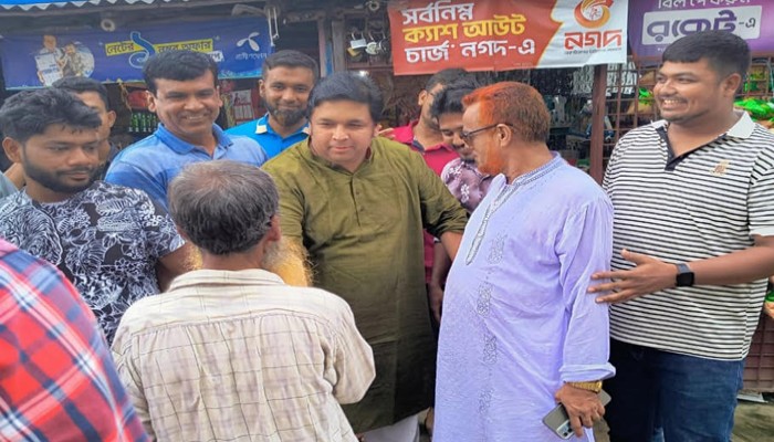 রাজশাহী-১ আসনে বিএনপির মনোনয়ন প্রত্যাশী ব্যারিষ্টার মিলনের গণসংযোগ রাজশাহী-১ আসনে বিএনপির মনোনয়ন প্রত্যাশী ব্যারিষ্টার মিলনের গণসংযোগ