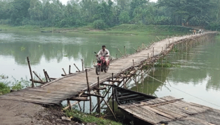মান্দায় একটি ব্রিজে বদলে যাবে ৫০ গ্রামের মানুষের জীবনচিত্র মান্দায় একটি ব্রিজে বদলে যাবে ৫০ গ্রামের মানুষের জীবনচিত্র