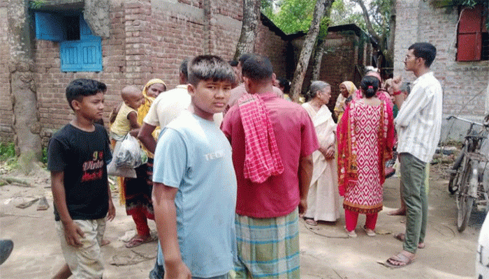 ফুলবাড়ীতে ট্রেনে কাটা পড়ে মানসিক ভারসাম্যহীন যুবকের মৃত্যু
