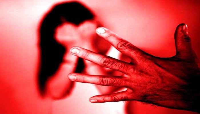 কলেজে ছাত্রীকে জোরপূর্বক গার্ডের রুমে বিবস্ত্র করে ধর্ষণ কলেজে ছাত্রীকে জোরপূর্বক গার্ডের রুমে বিবস্ত্র করে ধর্ষণ