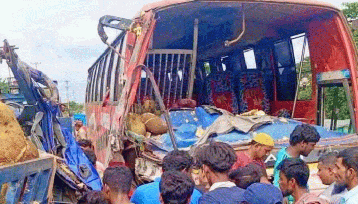 হবিগঞ্জে বাস-পিকআপ মুখোমুখি সংঘর্ষে চালক নিহত হবিগঞ্জে বাস-পিকআপ মুখোমুখি সংঘর্ষে চালক নিহত