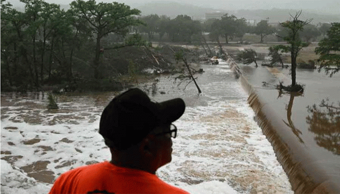 টেক্সাসে বন্যায় মৃতের সংখ্যা ৮০ ছাড়াল! নিখোঁজ বহু, ‘বিপর্যয়’ ঘোষণা করল প্রশাসন