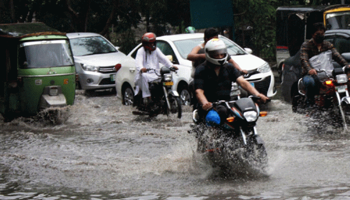 পাকিস্তানে বৃষ্টি-বন্যায় মৃতের সংখ্যা বেড়ে ৭২