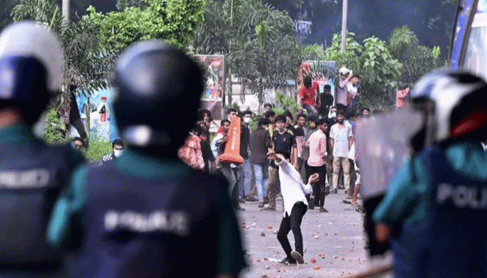 আন্দোলনকারীদের ওপর গুলির নির্দেশ দেন শেখ হাসিনা: ফাঁস হওয়া অডিওর সত্যতা পেয়েছে বিবিসি