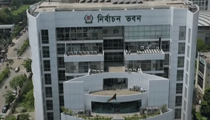 নির্বাচন পরিচালনায় যে ক্ষমতা ফিরে পেতে চায় ইসি