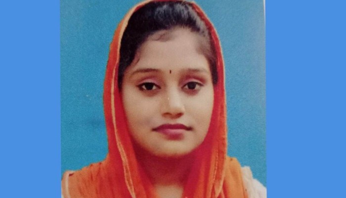 সন্তান কোলে নিয়ে পরীক্ষা দিয়েও দেশসেরা বাগমারার শামীমা আক্তার সন্তান কোলে নিয়ে পরীক্ষা দিয়েও দেশসেরা বাগমারার শামীমা আক্তার