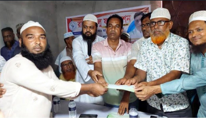 দুস্থদের সেবায় রাশেদ—নিলু ফাউন্ডেশনের অর্থ সহায়তা দুস্থদের সেবায় রাশেদ—নিলু ফাউন্ডেশনের অর্থ সহায়তা