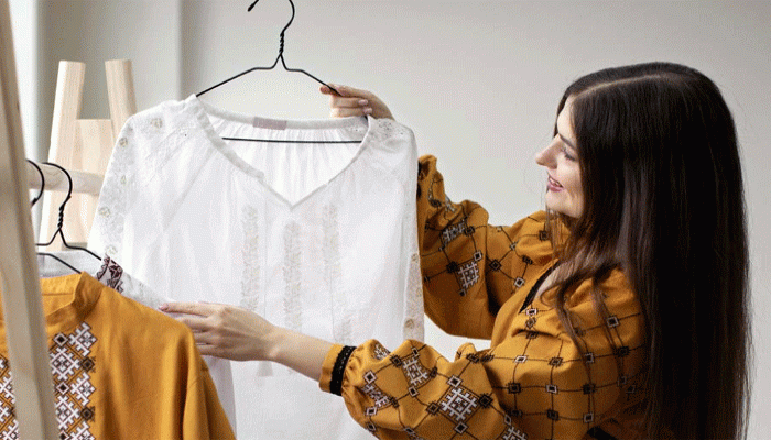 সাজগোজ কী ভাবে করলে চল্লিশেও থাকবে তারুণ্যের ছোঁয়া সাজগোজ কী ভাবে করলে চল্লিশেও থাকবে তারুণ্যের ছোঁয়া