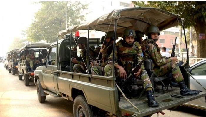 সেনাবাহিনীর ম্যাজিস্ট্রেসি পাওয়ার ২মাস বৃদ্ধি: যে কাজগুলো করতে পারবে সেনাবাহিনী সেনাবাহিনীর ম্যাজিস্ট্রেসি পাওয়ার ২মাস বৃদ্ধি: যে কাজগুলো করতে পারবে সেনাবাহিনী