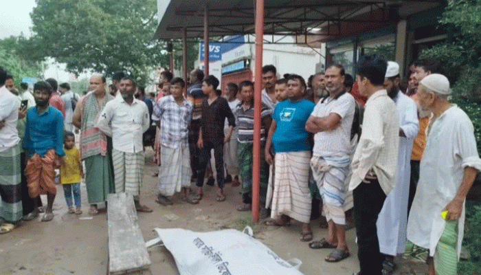 পাবনায় ট্রাকের চাপায় ভ্যানচালক নিহত পাবনায় ট্রাকের চাপায় ভ্যানচালক নিহত