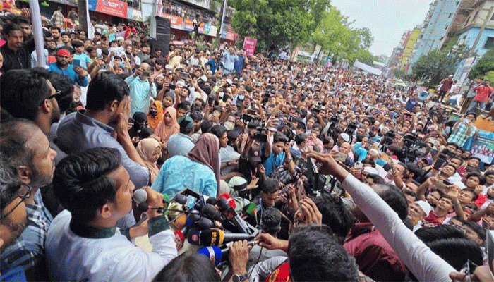 বাংলাদেশে হাসিনার সর্বোচ্চ শাস্তি দেখে মরতে চাই: সারজিস আলম