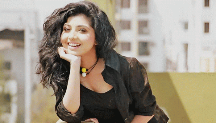 তিনি এই দেশের সত্যিকারের বীর: পড়শী তিনি এই দেশের সত্যিকারের বীর: পড়শী