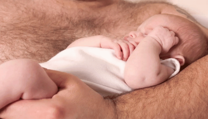 বাবার বুকে লেপ্টে থাকত মেয়ে, ১০ মাসের শিশুকন্যার শরীরে তৈরি হল 'পুরুষাঙ্গ'