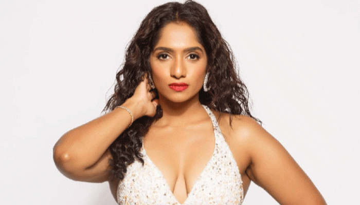 ‘খারাপ ভাবে স্পর্শ করত,শৈশবের ভয়াবহ হেনস্থা প্রকাশ্যে আনলেন জেমি লিভার ‘খারাপ ভাবে স্পর্শ করত,শৈশবের ভয়াবহ হেনস্থা প্রকাশ্যে আনলেন জেমি লিভার