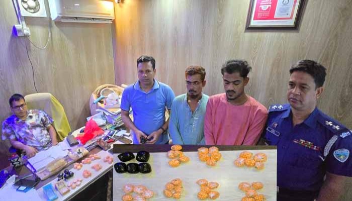 নোয়াখালীতে ৬হাজার পিস ইয়াবাসহ ২ মাদক কারবারি আটক নোয়াখালীতে ৬হাজার পিস ইয়াবাসহ ২ মাদক কারবারি আটক