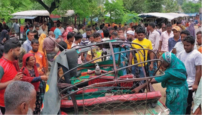 বগুড়ায় ট্রাক-অটোরিকশা সংঘর্ষে ২জন নিহত বগুড়ায় ট্রাক-অটোরিকশা সংঘর্ষে ২জন নিহত