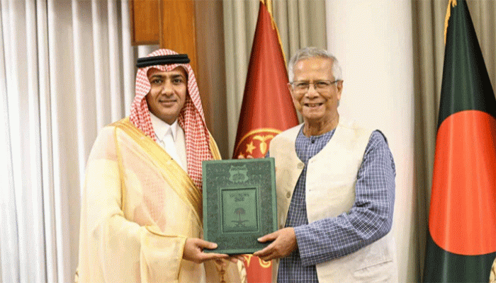 প্রধান উপদেষ্টাকে আমন্ত্রণ জানালেন সৌদি যুবরাজ