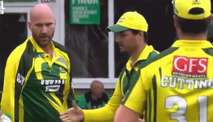 ১৮ বলেও ওভার শেষ করতে পারলেন না অজি বোলার ১৮ বলেও ওভার শেষ করতে পারলেন না অজি বোলার