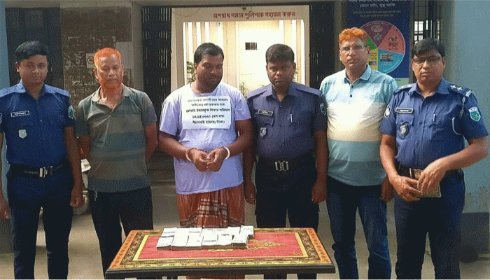 তানোরে টাকা চুরির ৩৪ ঘণ্টার মধ্যে চোরসহ টাকা উদ্ধার তানোরে টাকা চুরির ৩৪ ঘণ্টার মধ্যে চোরসহ টাকা উদ্ধার