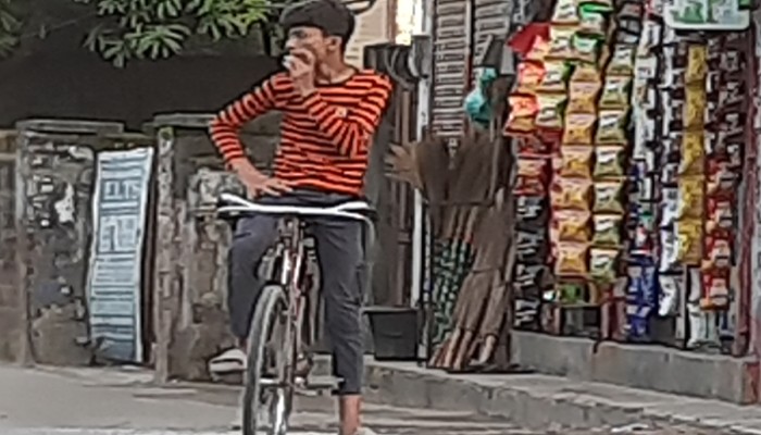 আইনের সঠিক প্রয়োগের অভাবে উন্মুক্ত স্থানে  ধুমপান বাড়ছে আইনের সঠিক প্রয়োগের অভাবে উন্মুক্ত স্থানে  ধুমপান বাড়ছে