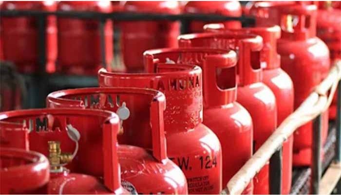 ১২ কেজি এলপি গ্যাসের দাম কমলো ১২ কেজি এলপি গ্যাসের দাম কমলো