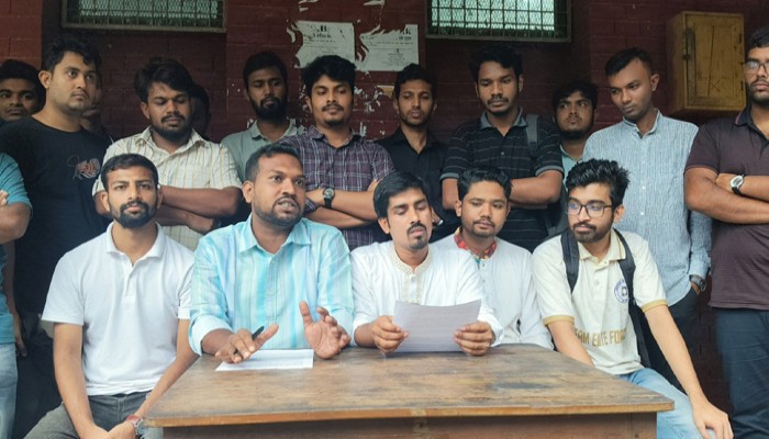 রাবিতে ‘ফ্যাসিস্টের দোসর’ শিক্ষকদের তালিকা প্রকাশের ঘোষণা ছাত্রদলের রাবিতে ‘ফ্যাসিস্টের দোসর’ শিক্ষকদের তালিকা প্রকাশের ঘোষণা ছাত্রদলের