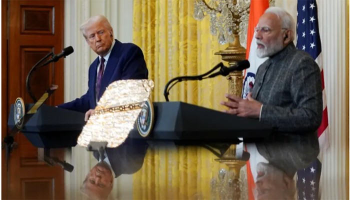 রাশিয়ার কাছ থেকে তেল কেনার জন্য ভারতের উপর আমদানি শুল্ক ‘যথেষ্ট পরিমাণে’ বাড়াবেন: ট্রাম্প রাশিয়ার কাছ থেকে তেল কেনার জন্য ভারতের উপর আমদানি শুল্ক ‘যথেষ্ট পরিমাণে’ বাড়াবেন: ট্রাম্প