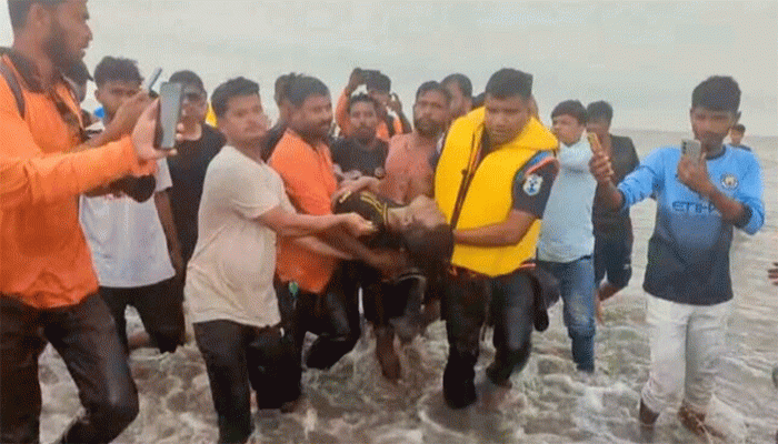 কুয়াকাটা সৈকতে গোসলে নেমে পর্যটকের মৃত্যু