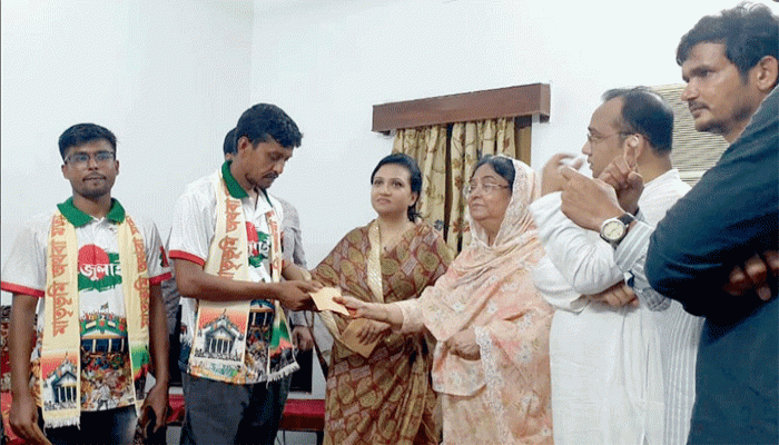 লালপুরে জুলাই যোদ্ধাদের সম্মাননা