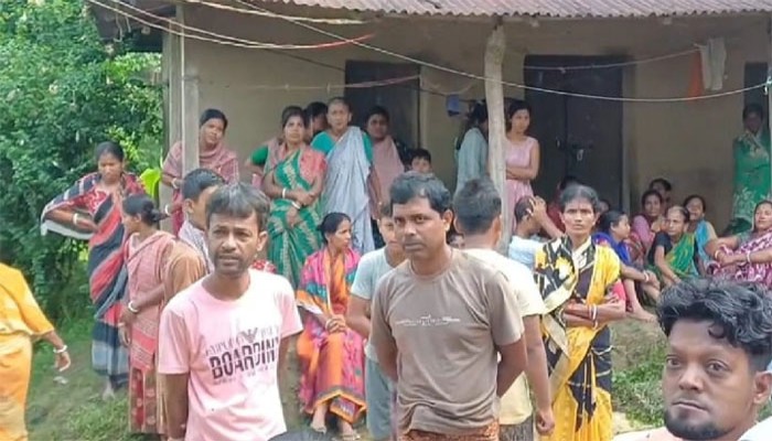 গভীর রাতে ঘুমন্ত দম্পতির উপর হামলা, হাত-পা বেঁধে বৃদ্ধকে হত্যা