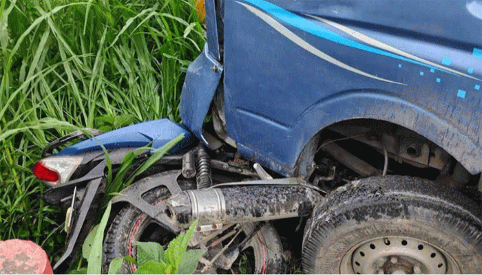 টাঙ্গাইলে পিকআপ-মোটরসাইকেল সংঘর্ষে ৩জন নিহত টাঙ্গাইলে পিকআপ-মোটরসাইকেল সংঘর্ষে ৩জন নিহত