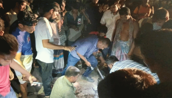 রাজশাহীতে রেললাইনে ভাঙন, আড়াই ঘণ্টা পর ট্রেন চলাচল স্বাভাবিক রাজশাহীতে রেললাইনে ভাঙন, আড়াই ঘণ্টা পর ট্রেন চলাচল স্বাভাবিক