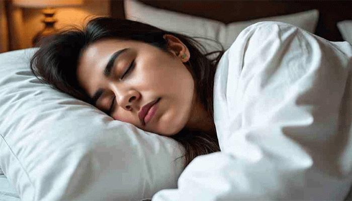 যৌবন ধরে রাখতে চান? বদলে ফেলুন শোয়ার ধরন যৌবন ধরে রাখতে চান? বদলে ফেলুন শোয়ার ধরন