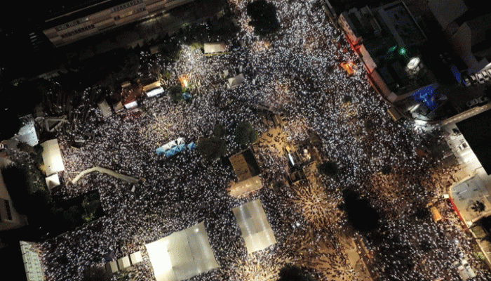 বিক্ষোভে উত্তাল ইসরাইল, তেল আবিবের রাস্তায় ৫ লাখ মানুষ